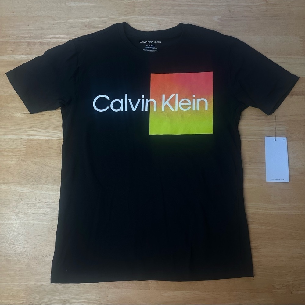 Calvin Klein Boys Black Orange Yellow Ombré Tee Size Medium M 10/12 NWT